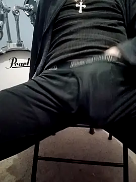 Snapshot of Bigloggz chatting on January 2026 06:29:01 AM Bigloggz online show from January 2026 06:29:01 AM