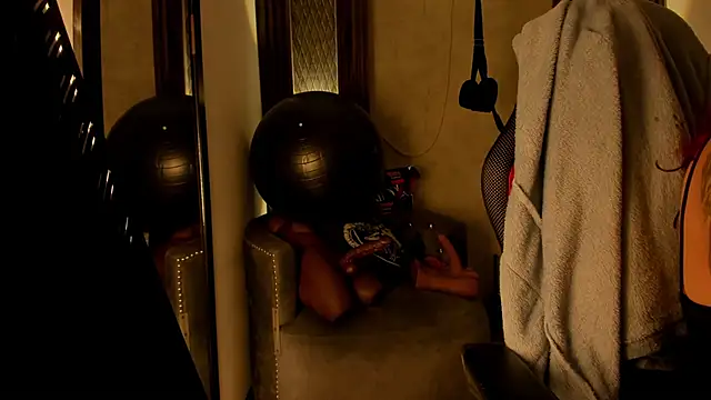 selene red  online show from October 2025 03:45:02 PM