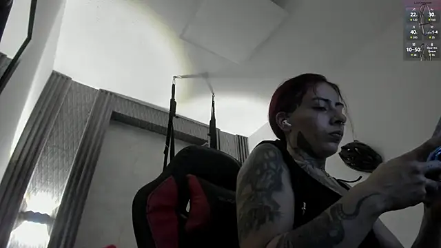 selene red  online show from November 2025 04:44:01 PM