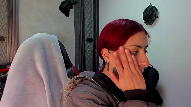 selene red  online show from February 2026 01:00:02 AM