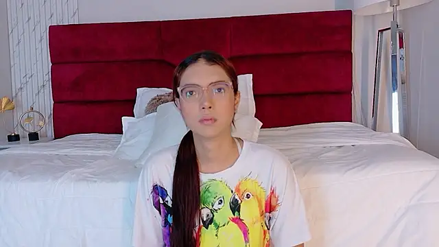 sara saenz99 online show from December 2025 07:09:01 PM