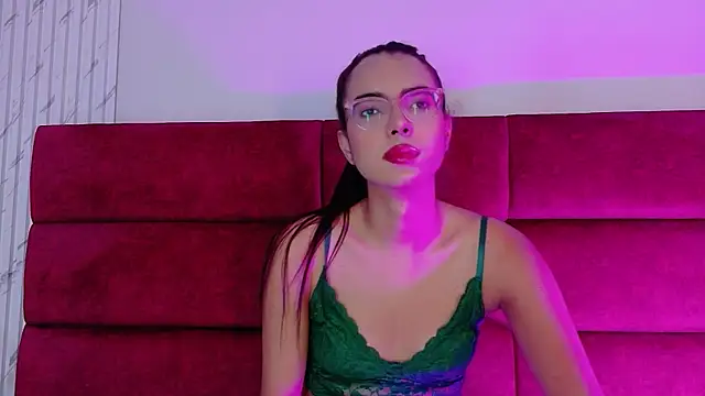 sara saenz99 online show from December 2025 07:12:02 PM