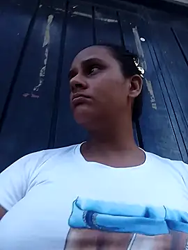 Snapshot of Andreita_95 chatting on October 2025 10:23:02 PM Andreita 95 online show from October 2025 10:23:02 PM