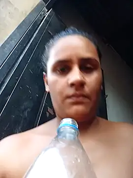 Snapshot of Andreita_95 chatting on November 2025 09:48:02 PM Andreita 95 online show from November 2025 09:48:02 PM