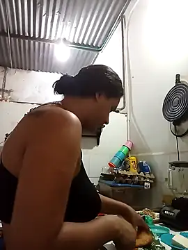 Snapshot of Andreita_95 chatting on November 2025 11:53:01 AM Andreita 95 online show from November 2025 11:53:01 AM