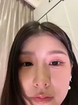 Snapshot of Momoever123456 chatting on February 2026 03:17:02 PM Momoever123456 online show from February 2026 03:17:02 PM