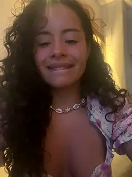 Snapshot of Marie_Rose chatting on October 2025 09:14:01 PM Marie Rose online show from October 2025 09:14:01 PM