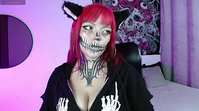 Snapshot of LilithMadness chatting on January 2025 03:55:01 AM LilithMadness online show from January 2025 03:55:01 AM