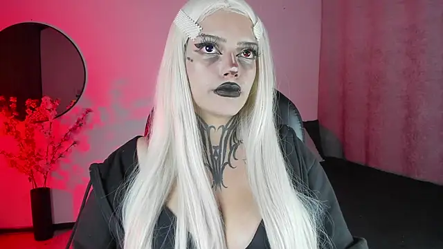 Snapshot of LilithMadness chatting on September 2025 03:21:01 AM LilithMadness online show from September 2025 03:21:01 AM