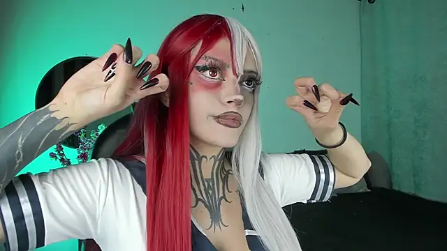 Snapshot of LilithMadness chatting on September 2025 03:43:01 AM LilithMadness online show from September 2025 03:43:01 AM