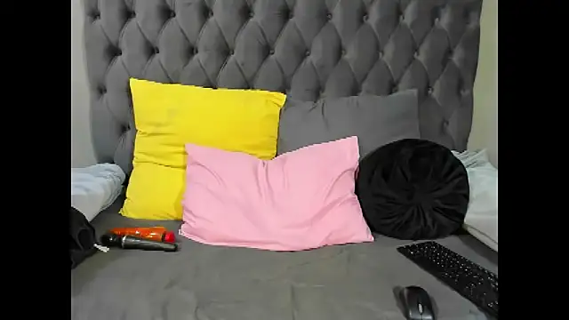 DIRTYTALKINQUEEN online show from October 2025 05:12:02 PM