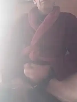 Snapshot of heitzer1072 chatting on March 2026 06:17:02 AM heitzer1072 online show from March 2026 06:17:02 AM