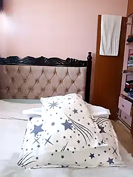 pretty-eyes23 online show from January 2025 10:00:02 AM