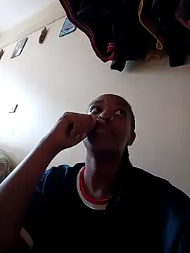 pretty-eyes23 online show from March 2026 01:05:01 PM