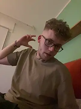 jungxSHxboy online show from April 2026 11:22:02 PM