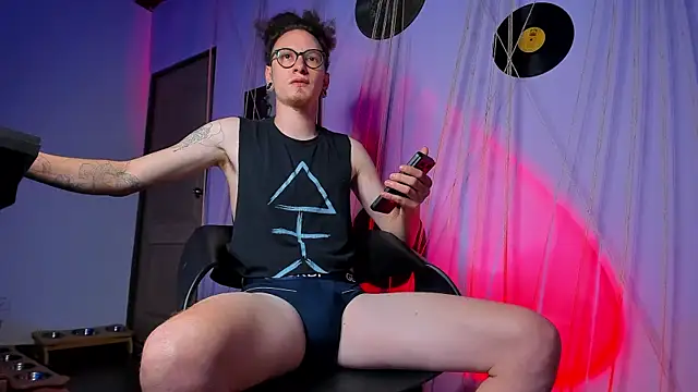 Snapshot of MrShaggy chatting on February 2025 11:46:02 PM MrShaggy online show from February 2025 11:46:02 PM