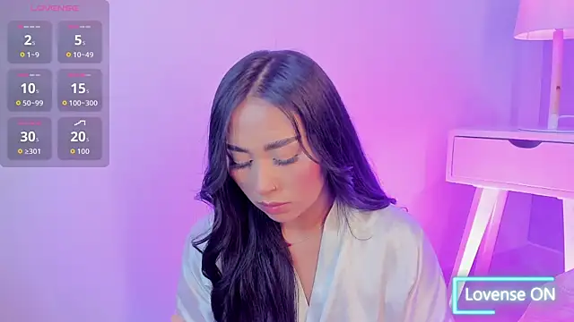 Snapshot of Cameliaa_Smiith chatting on November 2025 03:38:02 AM Cameliaa Smiith online show from November 2025 03:38:02 AM