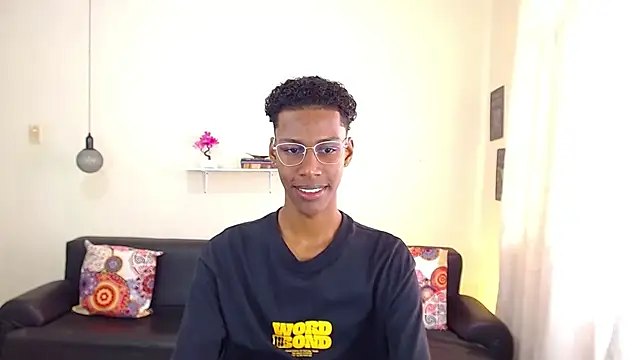 maiki18  online show from January 2025 01:47:01 PM