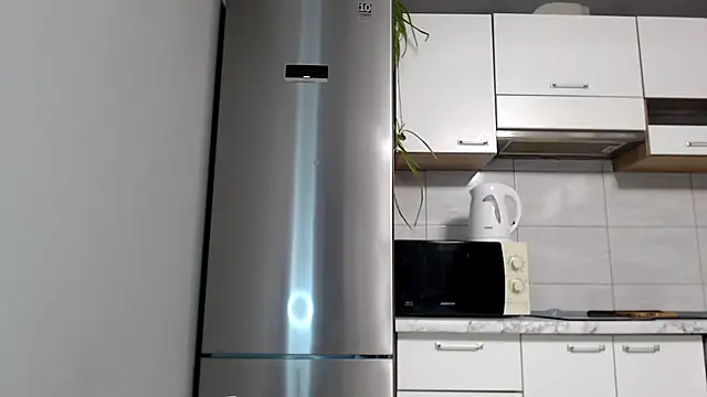 SierraSky  online show from November 2025 06:08:01 PM