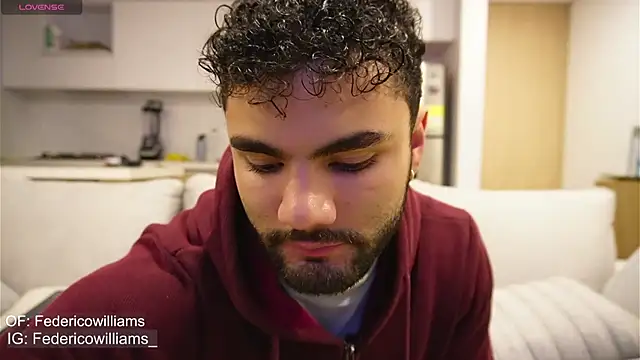 Snapshot of Derek_w chatting on February 2025 06:08:01 AM Derek w online show from February 2025 06:08:01 AM