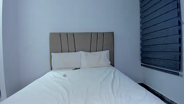 Natasha-28 online show from April 2026 04:46:01 AM