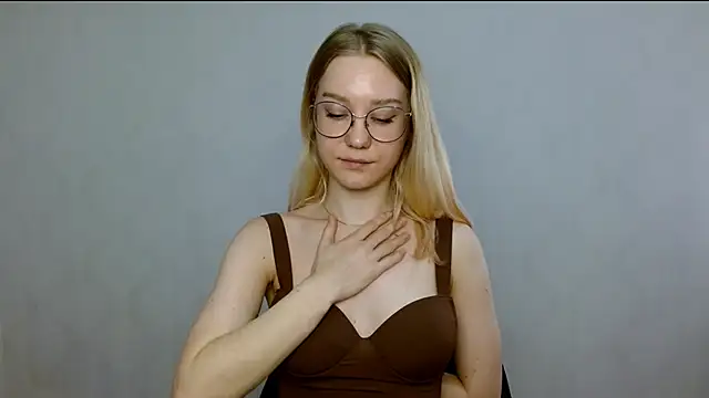 Snapshot of cindi_hot chatting on February 2025 07:42:02 AM cindi hot online show from February 2025 07:42:02 AM