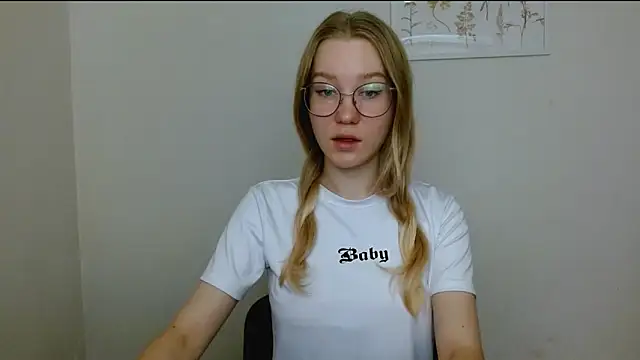 Snapshot of cindi_hot chatting on September 2025 09:02:01 AM cindi hot online show from September 2025 09:02:01 AM