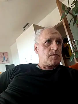 Snapshot of Milkasahne64 chatting on September 2025 10:40:02 AM Milkasahne64 online show from September 2025 10:40:02 AM