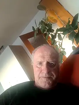 Snapshot of Milkasahne64 chatting on September 2025 04:34:02 PM Milkasahne64 online show from September 2025 04:34:02 PM