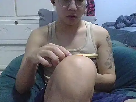 ZHIIz online show from April 2026 05:08:02 PM