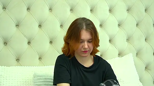 LessySmith online show from October 2025 04:31:02 PM