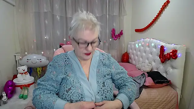 KayleSmoll online show from February 2025 07:14:02 PM