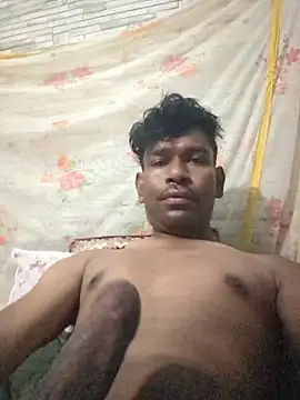 Snapshot of richardjames95 chatting on May 2026 01:07:01 PM richardjames95 online show from May 2026 01:07:01 PM