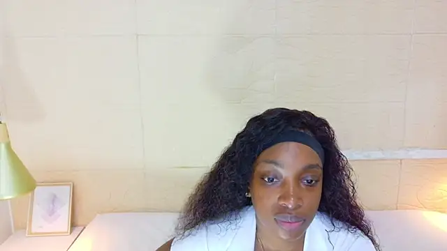 Shamiraa moore online show from October 2025 07:55:02 PM