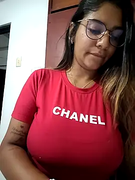 Sofythom1 online show from April 2026 02:18:01 AM