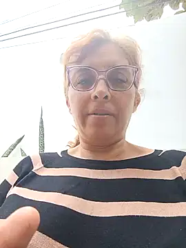 leona- online show from February 2025 01:30:02 PM