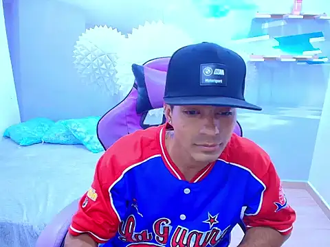 Aaron-00 online show from January 2026 09:51:01 PM