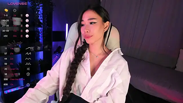 sensualily online show from November 2025 03:35:01 PM