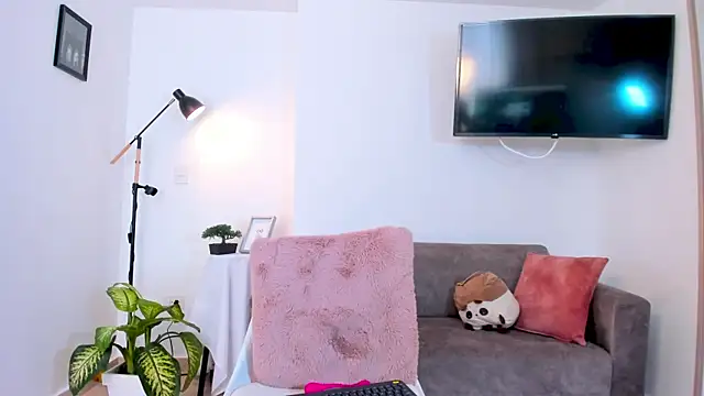 Hannaos online show from January 2025 02:14:01 PM