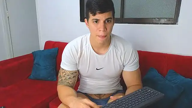 Snapshot of Ethanstill1 chatting on December 2024 03:44:01 AM Ethanstill1 online show from December 2024 03:44:01 AM