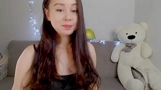 Snapshot of AlinaWett chatting on October 2025 09:48:02 PM AlinaWett online show from October 2025 09:48:02 PM