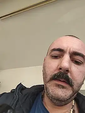 Snapshot of Maryo0001 chatting on November 2025 12:04:02 PM Maryo0001 online show from November 2025 12:04:02 PM