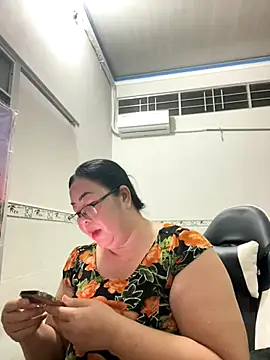 NDith online show from October 2025 12:01:02 PM