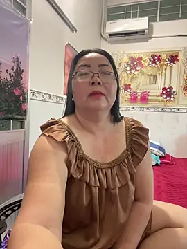 Snapshot of NDith chatting on June 2026 10:24:02 AM NDith online show from June 2026 10:24:02 AM