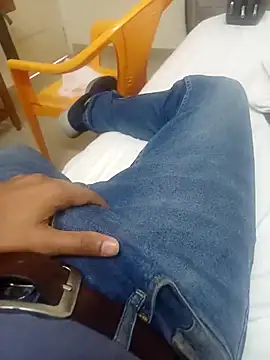 littlehornysons online show from February 2025 03:53:01 AM