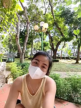 Snapshot of lyna_bl chatting on April 2026 01:42:02 AM lyna bl online show from April 2026 01:42:02 AM