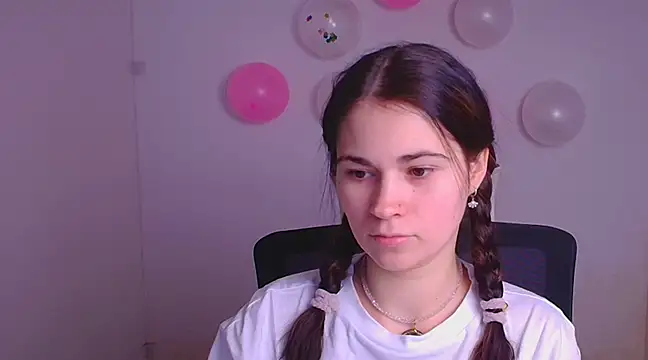 Loon Amore online show from February 2025 08:00:01 PM