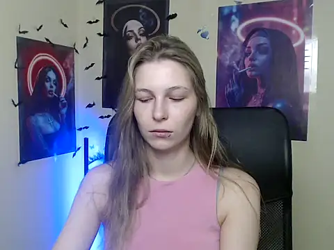 Snapshot of StrangerGi chatting on May 2026 05:47:01 AM StrangerGi online show from May 2026 05:47:01 AM