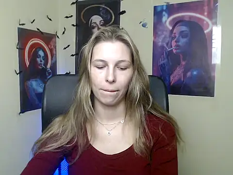 Snapshot of StrangerGi chatting on May 2026 05:26:01 AM StrangerGi online show from May 2026 05:26:01 AM
