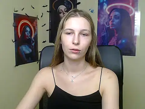 Snapshot of StrangerGi chatting on May 2026 06:21:02 AM StrangerGi online show from May 2026 06:21:02 AM